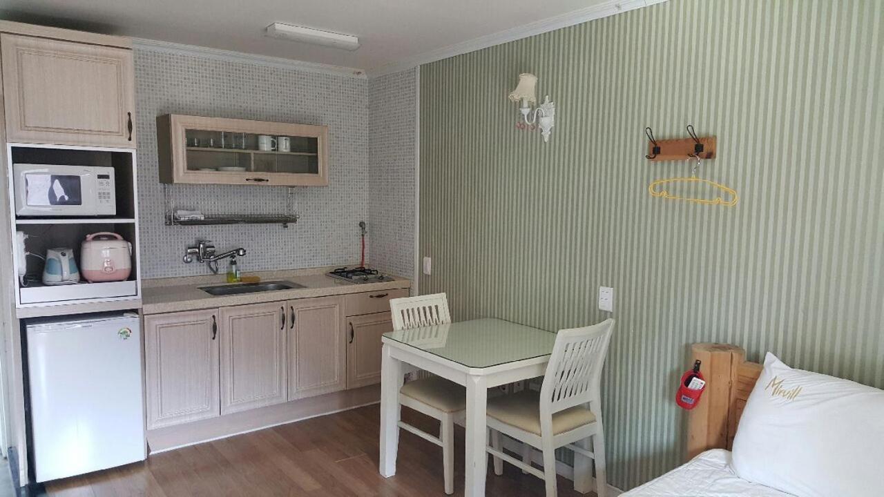 Mirvill Pension & Resort Seogwipo Ngoại thất bức ảnh